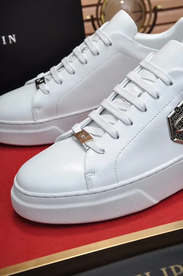 White Gold Leather-Like Upper Hexagonal Metal Plaque Lifestyle Sneakers 3