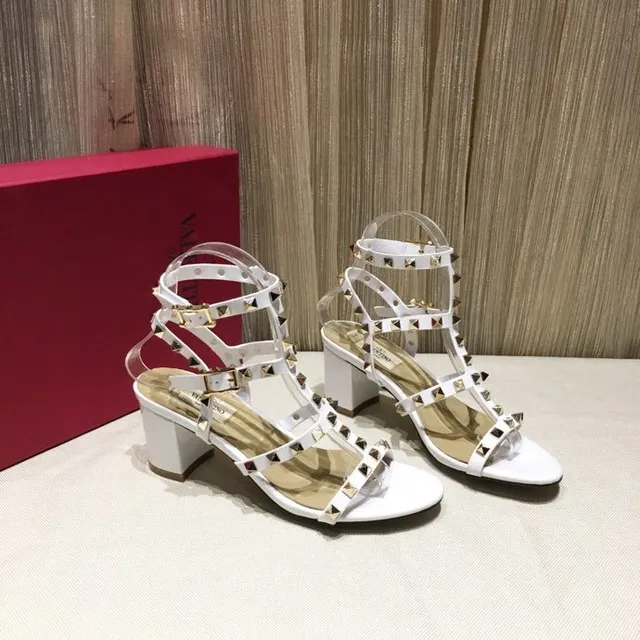 White Gold Leather-Like Upper Pyramid Studs Gladiator Sandals 8