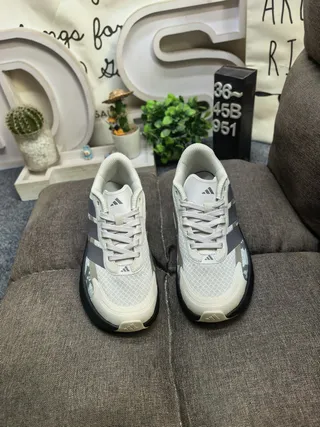White Gradient Stripe Low-Top Mesh Sneakers 10