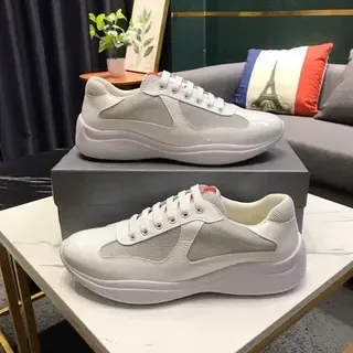 Zapatillas blancas grises brillantes de sintético con paneles de malla