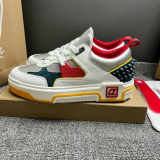 Zapatilla Lifestyle Blanca Multicolor con Tacón con Púas