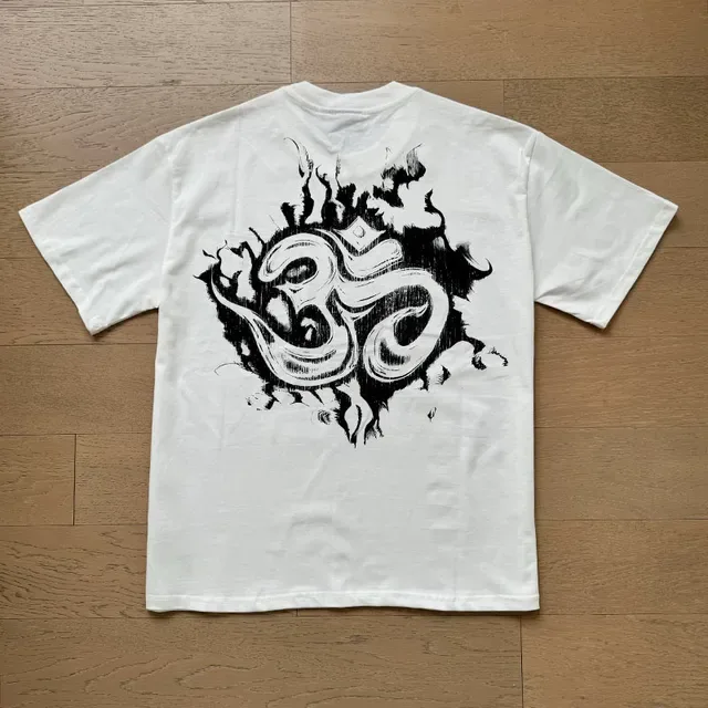 White Oversized Graphic Print T-Shirt 17