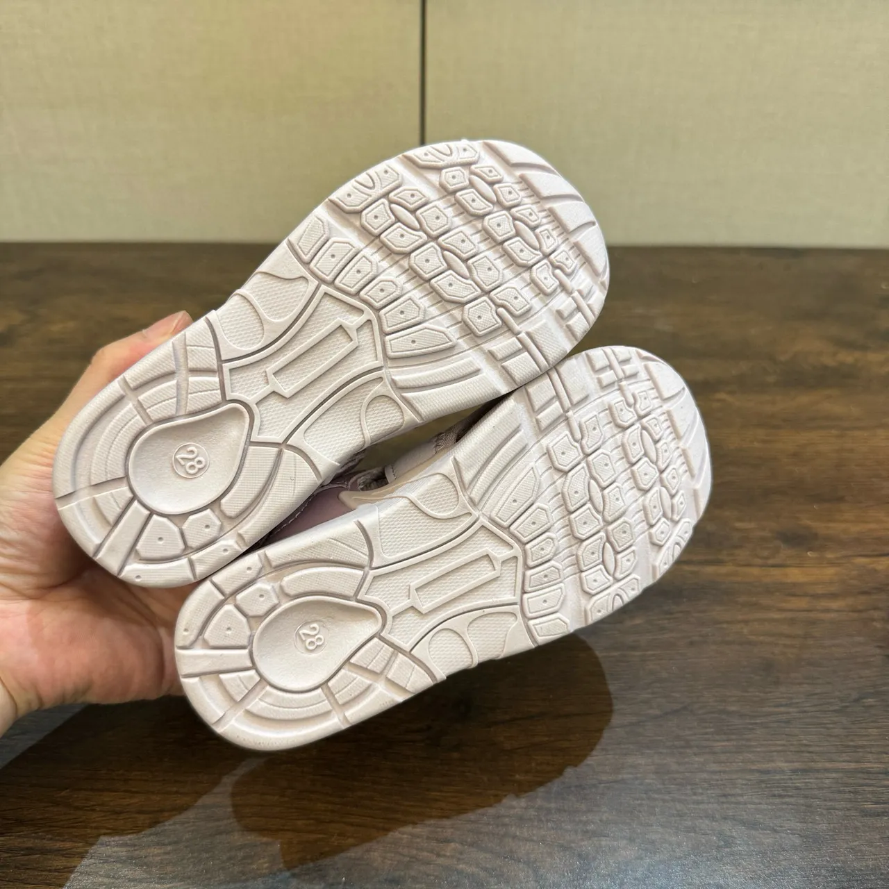 Yellow Brown Mesh Upper Adjustable Velcro Strap Casual Sandals 18
