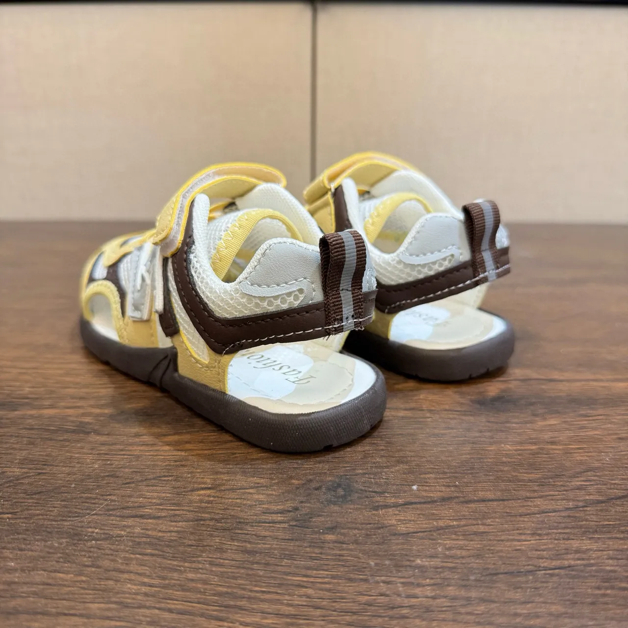 Yellow Brown Mesh Upper Adjustable Velcro Strap Casual Sandals 22