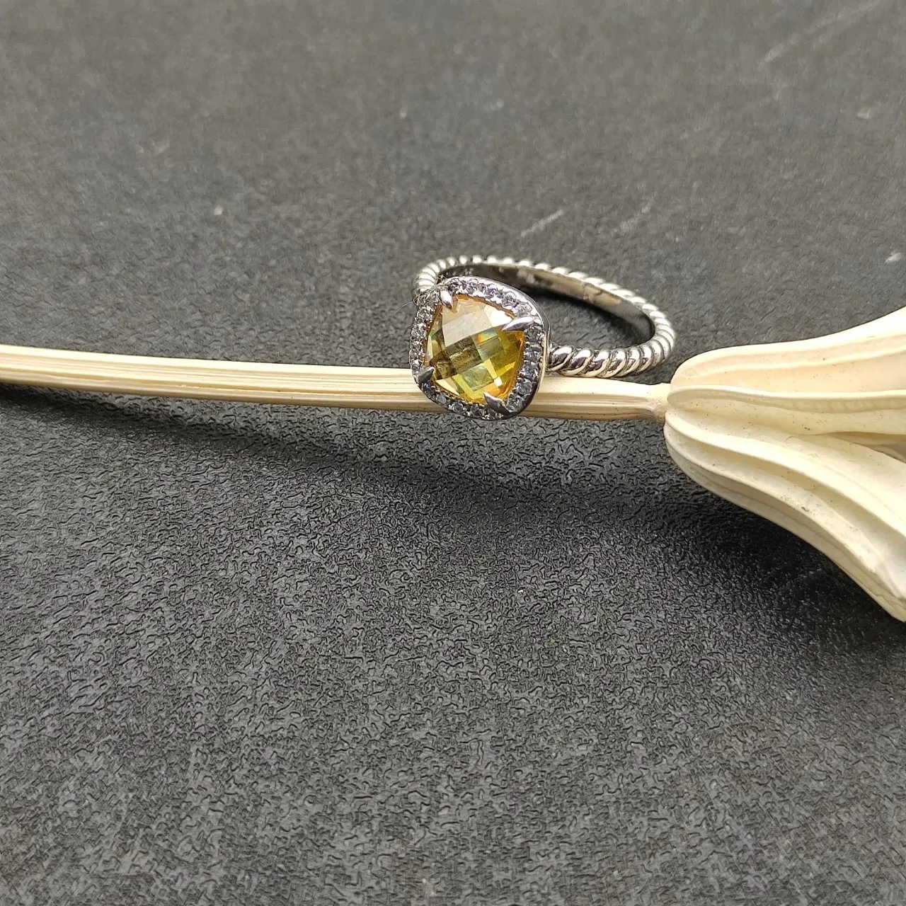 Yellow Silver Twisted Rope Band Cushion-Cut Central Stone Ring 8
