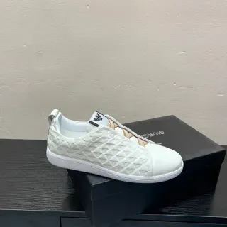 Giorgio Armani White Beige Quilted Diamond-Patterned Upper Eagle-Motif Embossing Lifestyle Sneakers
