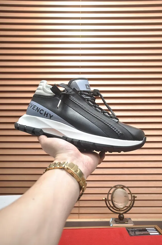 Givenchy City Sport حذاء أسلوب حياة أسود وأبيض 2