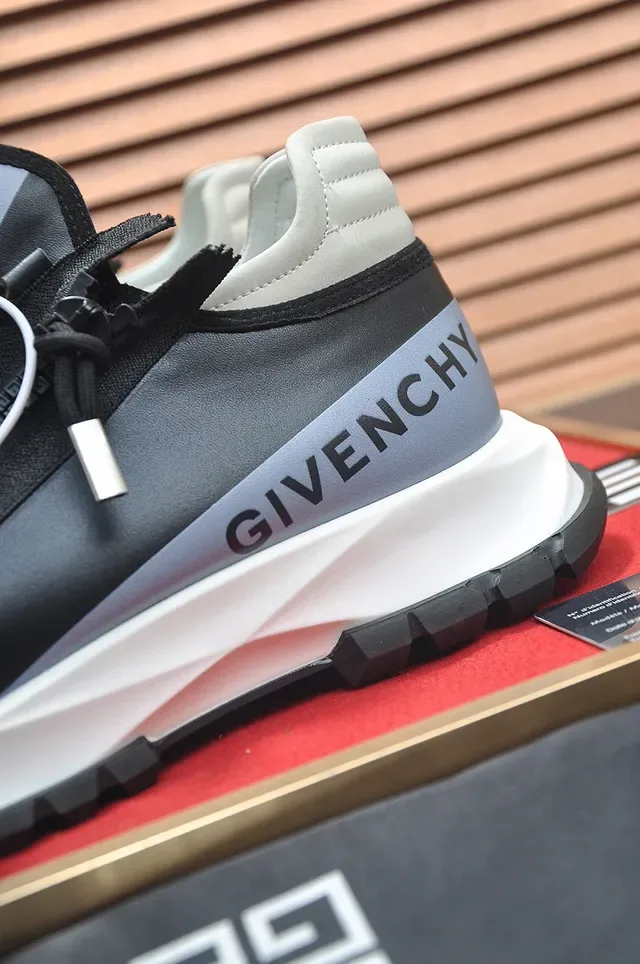 Givenchy City Sport حذاء أسلوب حياة أسود وأبيض 9