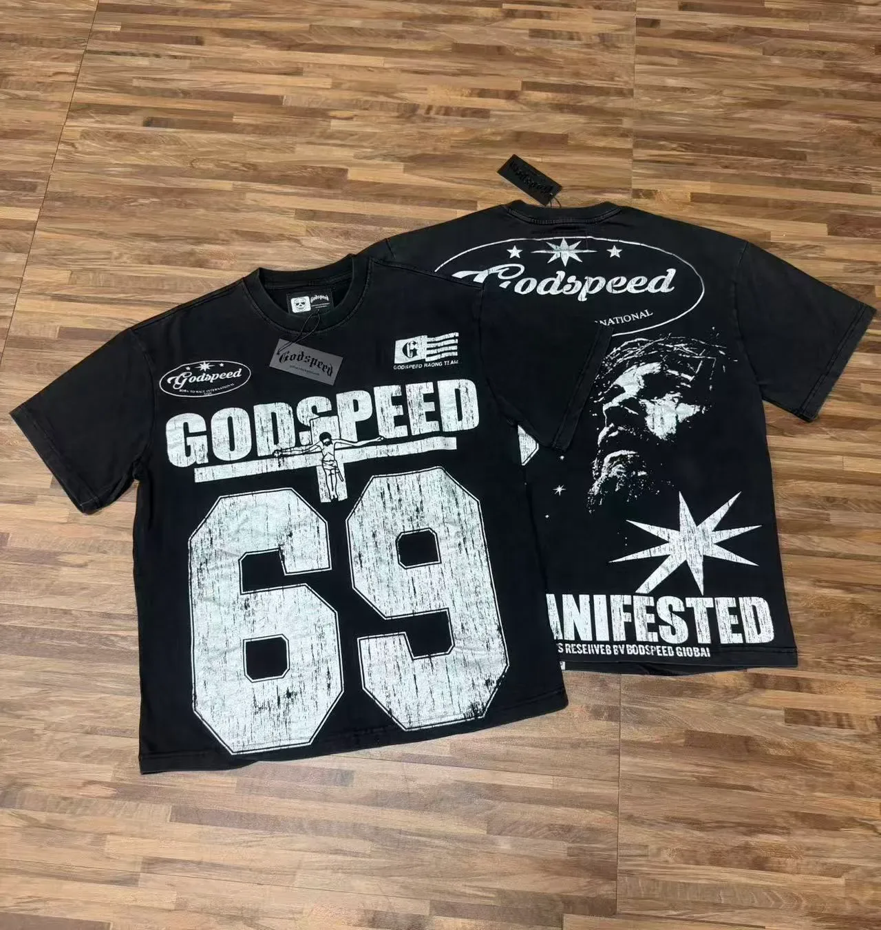 Camiseta Godspeed de equipe de corrida com estampa gráfica e tipografia desgastada 5