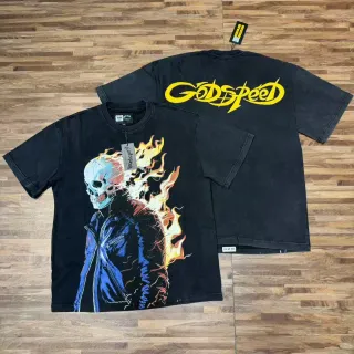 تيشيرت أسود Godspeed بطبعة جمجمة ولهب