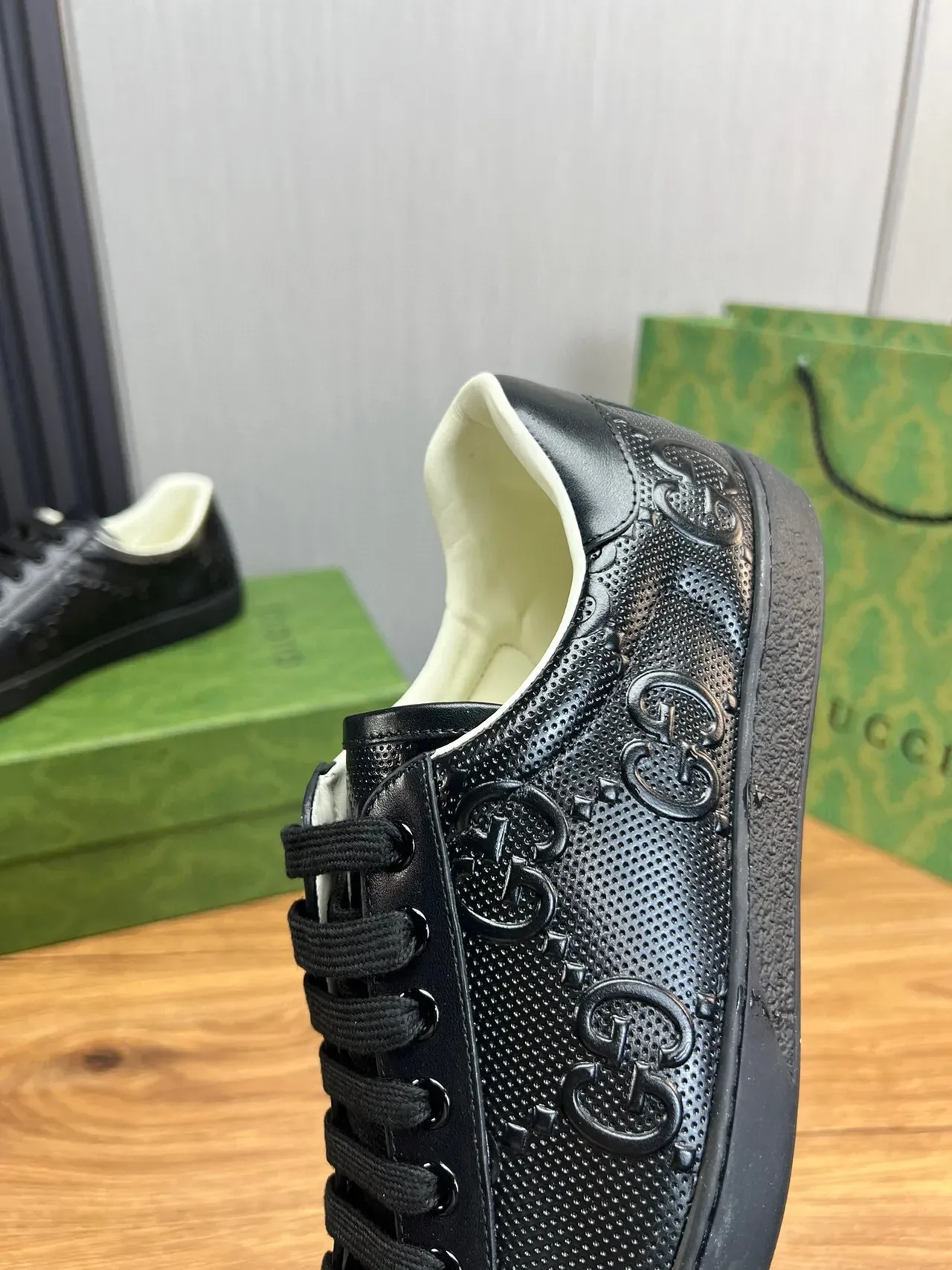 Gucci Ace Sneakers Lifestyle Pretas Perfuradas GG Monogram 7