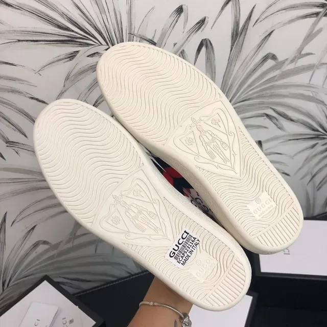 Gucci Ace GG Heart and Star Print Lifestyle Sneakers 3