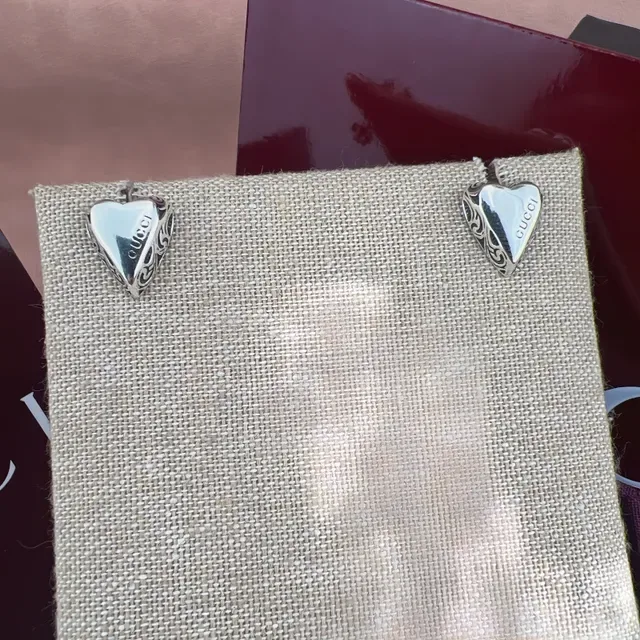 Gucci Ami de Coeur Heart-Shaped Gold and Silver Earrings 4