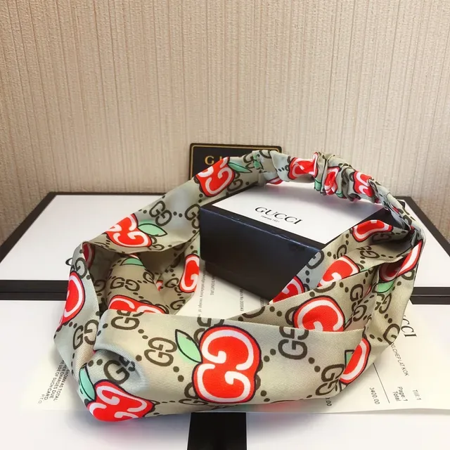 Gucci Apple GG Beige Red Knotted Headband Monogram Print Silk Scarf 5