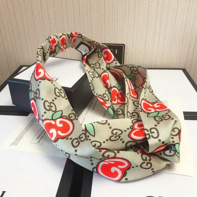 Gucci Apple GG Beige Red Knotted Headband Monogram Print Silk Scarf 6
