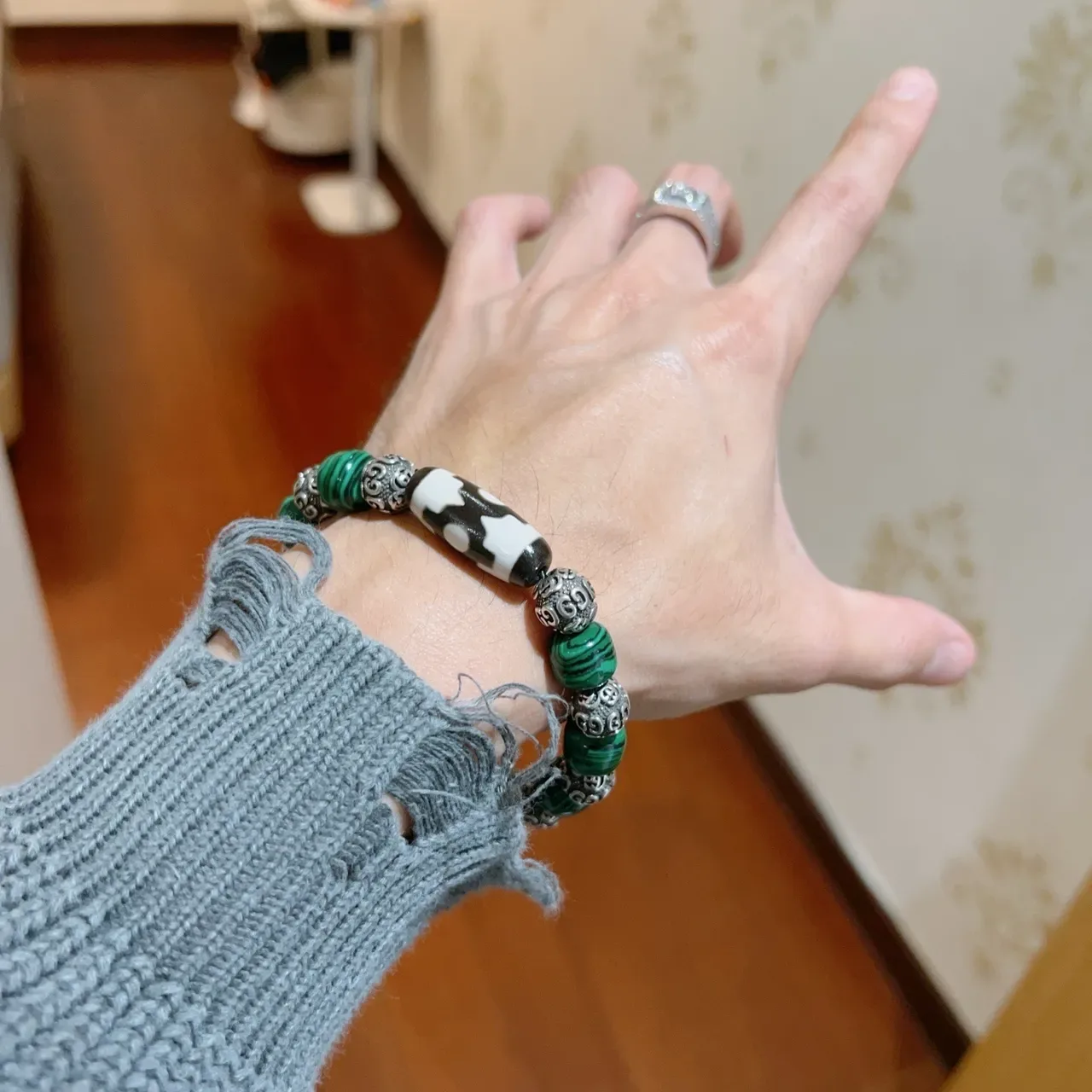 Gucci Beaded Malachite and Silver-Tone Bracelet 4