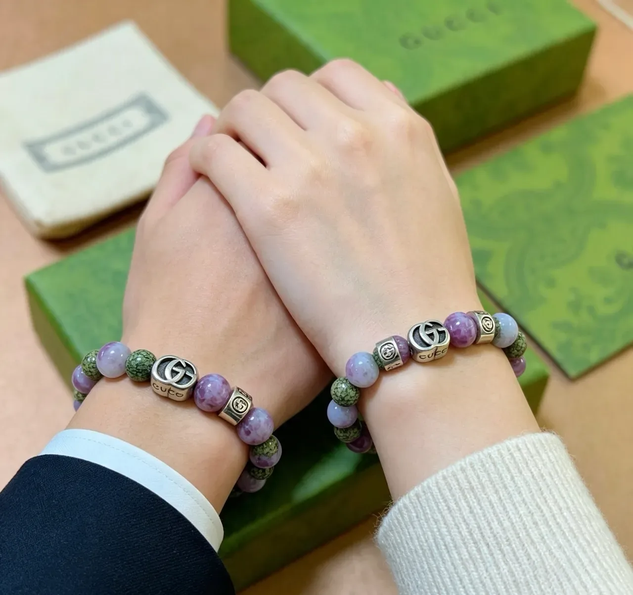 Gucci Beaded Marbled Stone and Interlocking G Charm Bracelet 4