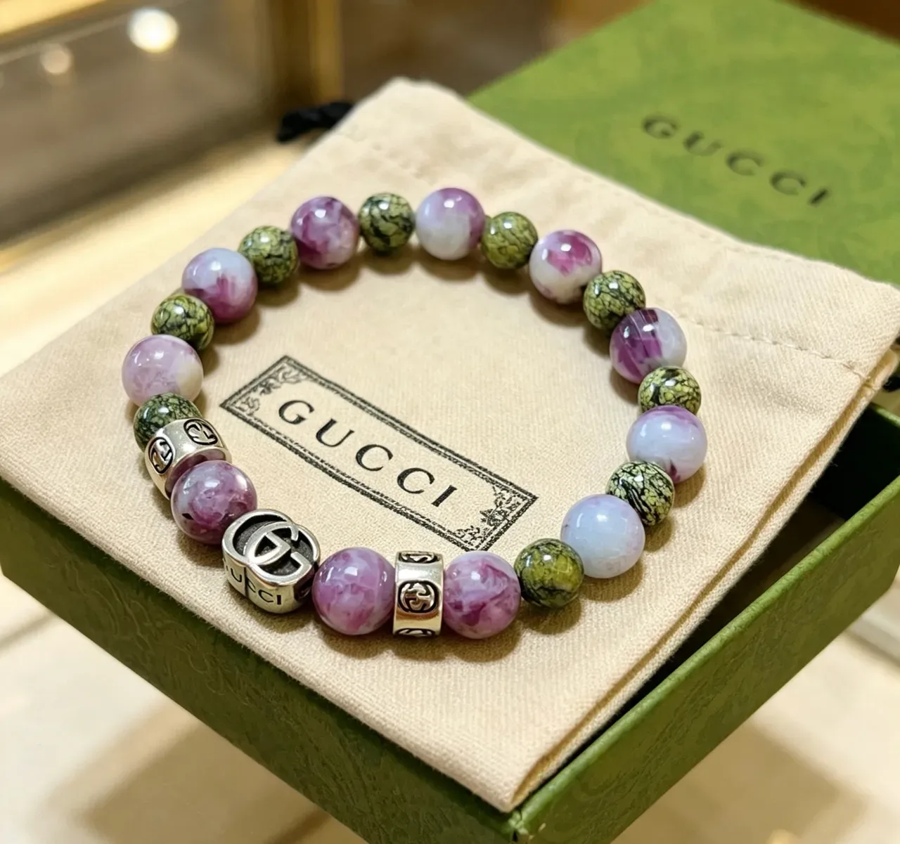 Gucci Beaded Marbled Stone and Interlocking G Charm Bracelet 5