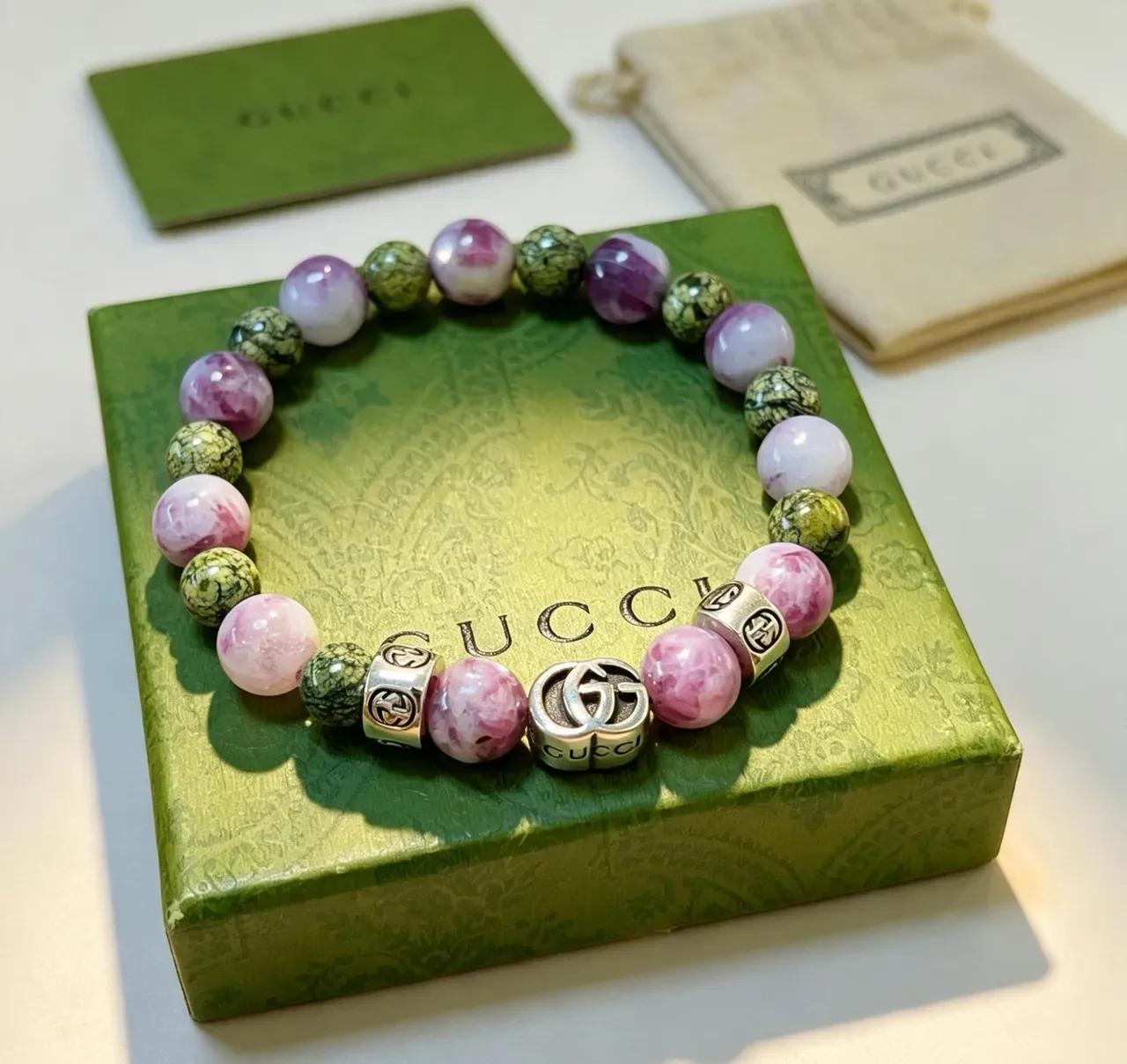 Gucci Beaded Marbled Stone and Interlocking G Charm Bracelet 9