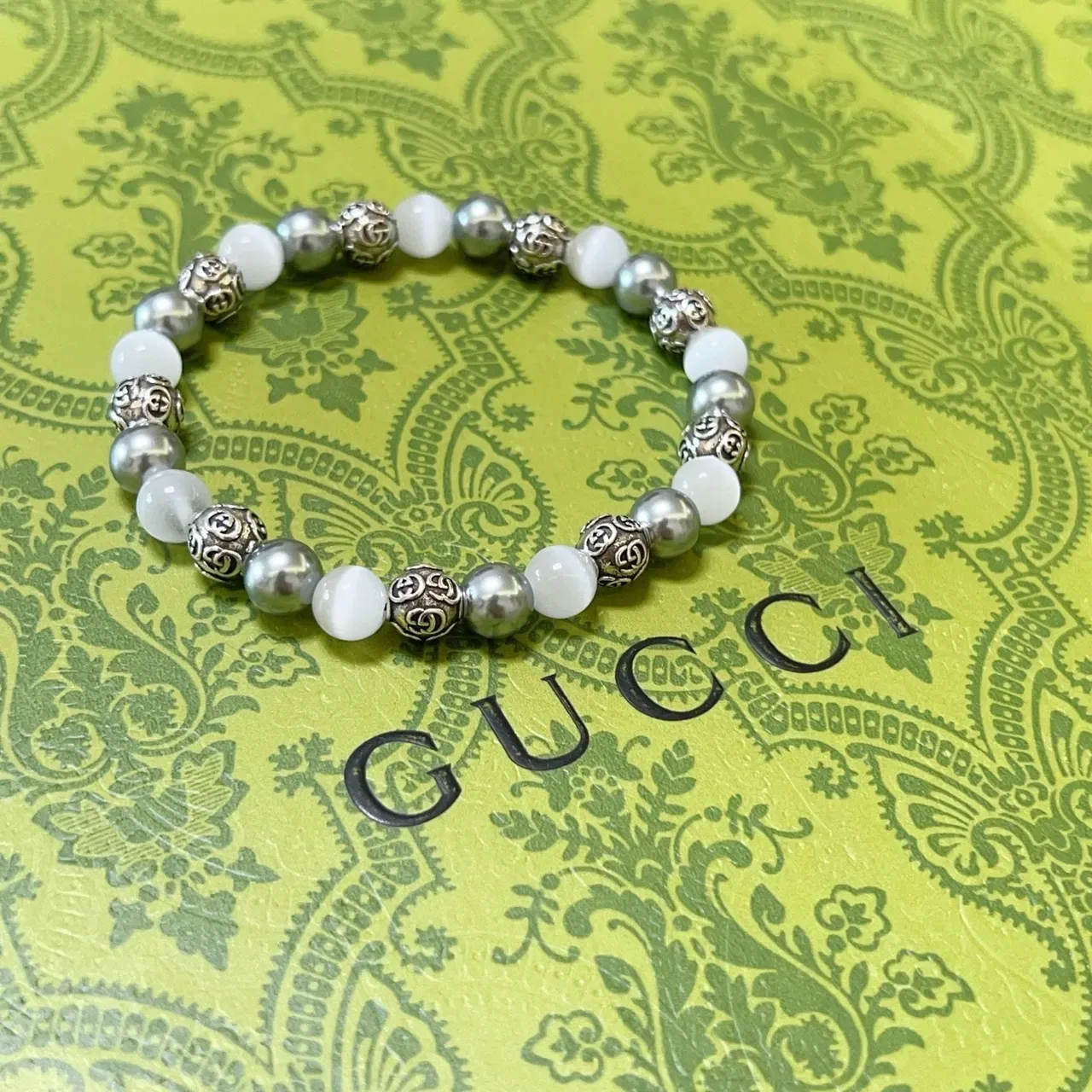 Gucci Beaded Pearl and Cat's-Eye Stone Stretch Bracelet 5