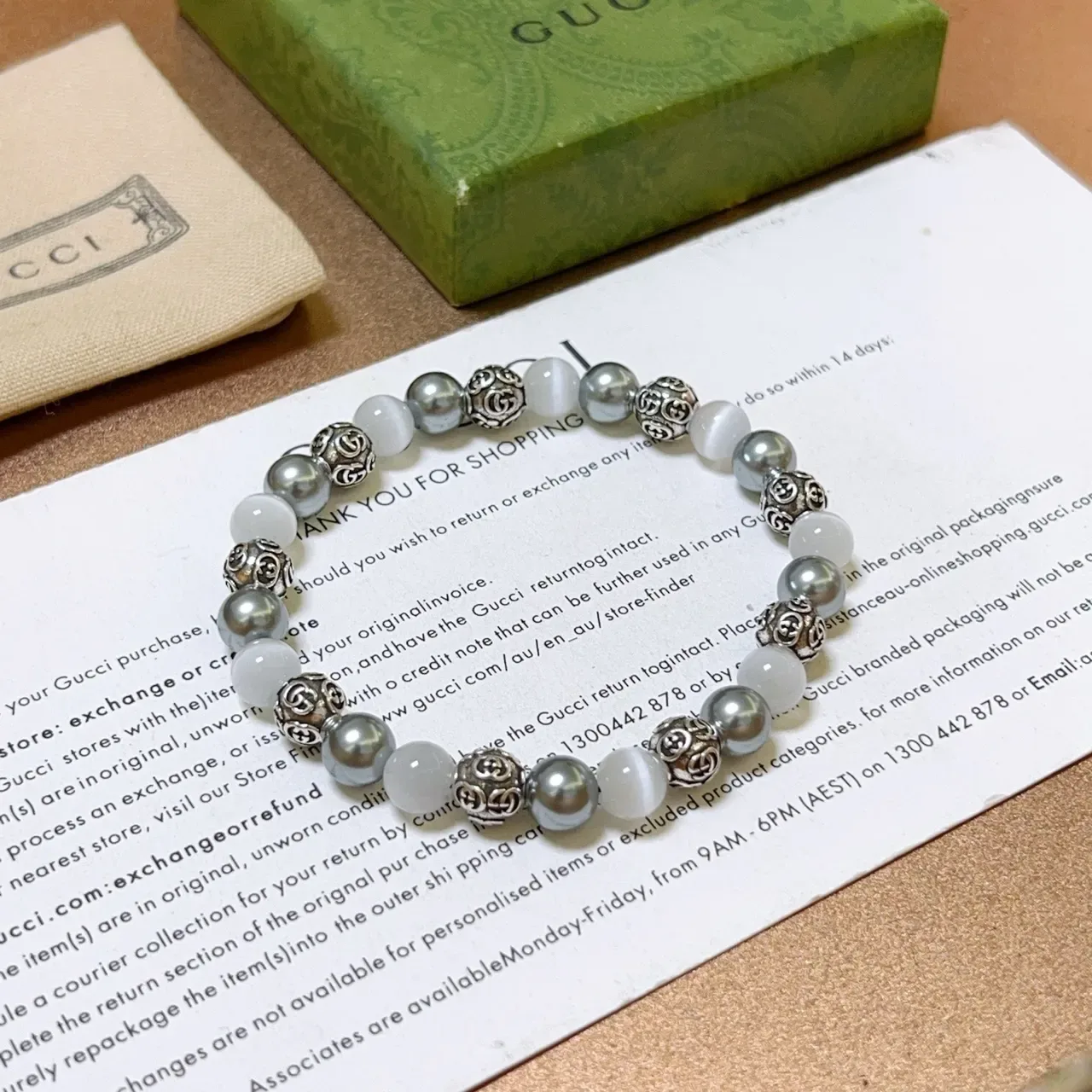 Gucci Beaded Pearl and Cat's-Eye Stone Stretch Bracelet 9