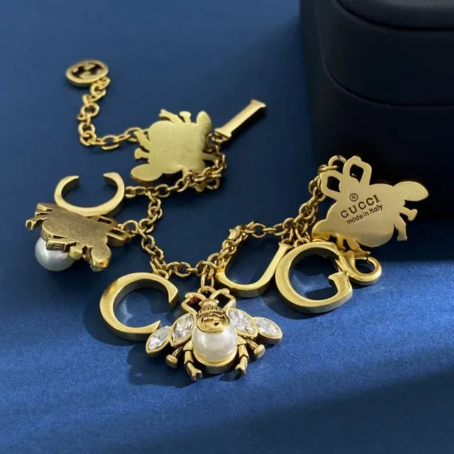 Gucci Bee Charm Gold White Chain Pearl-Set Charms Bracelet 4