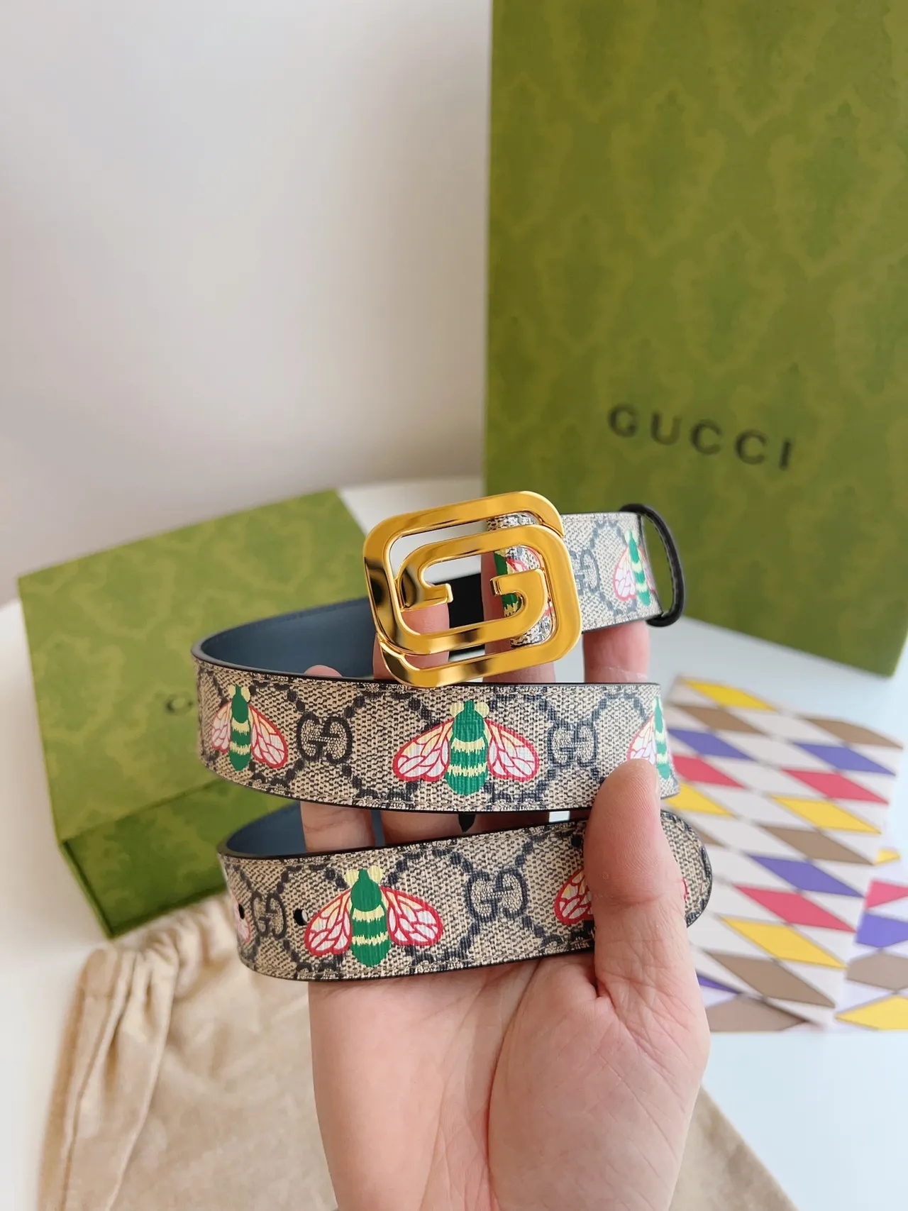 Gucci Motif Abeille GG Ceinture Beige Noir Toile Monogram Ceinture en Cuir Brodé 2