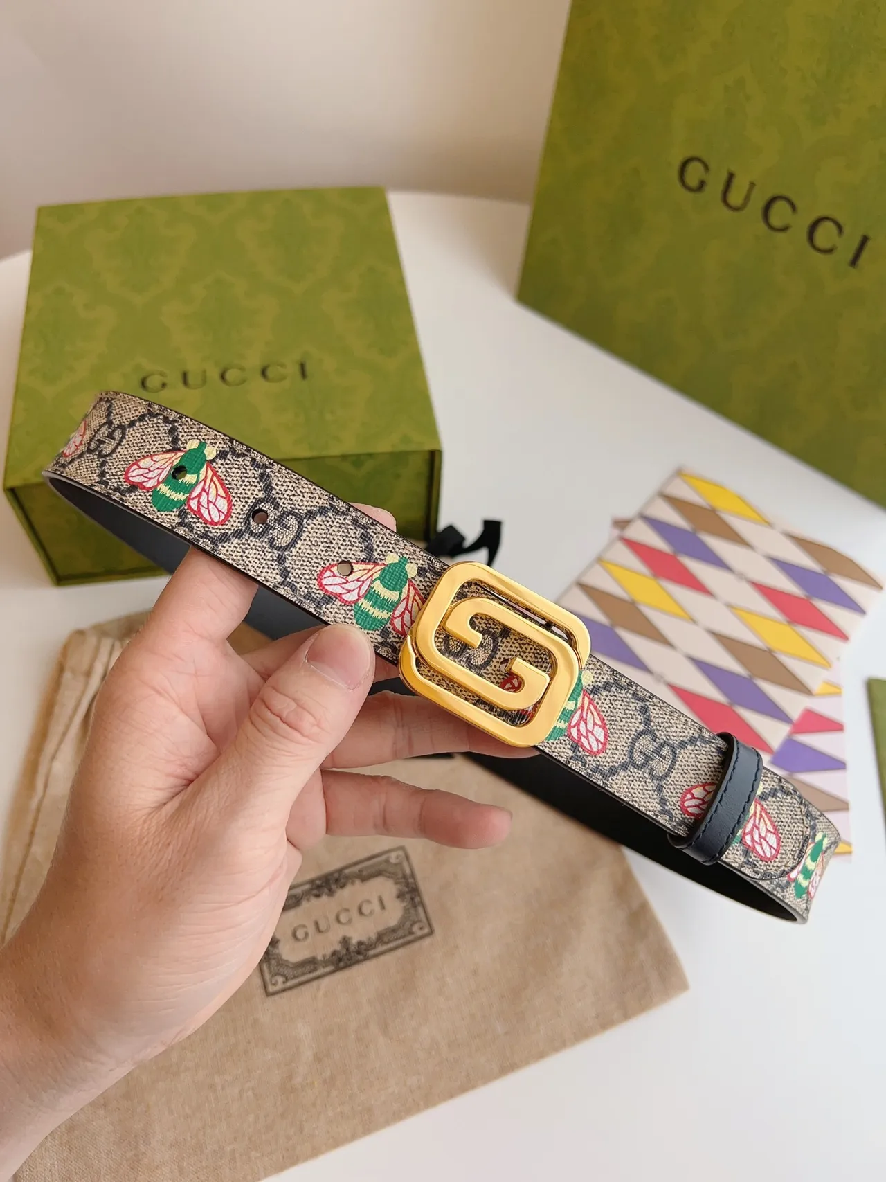 Gucci Motif Abeille GG Ceinture Beige Noir Toile Monogram Ceinture en Cuir Brodé 4
