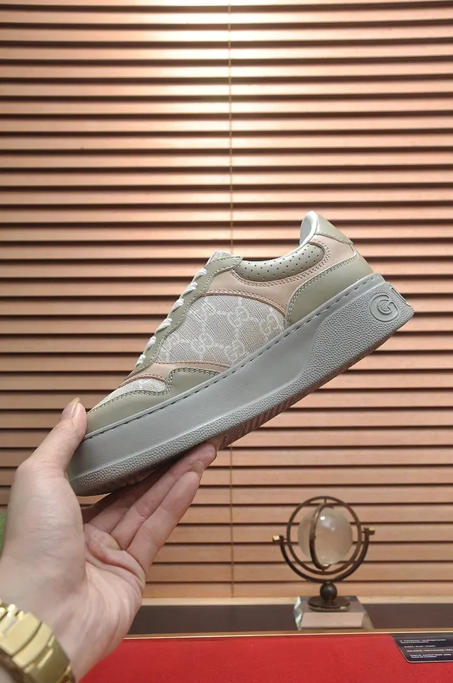 Gucci Sneakers Lifestyle Beige Gris Monogrammées Textil Supérieur Perforé Tab Talon 7