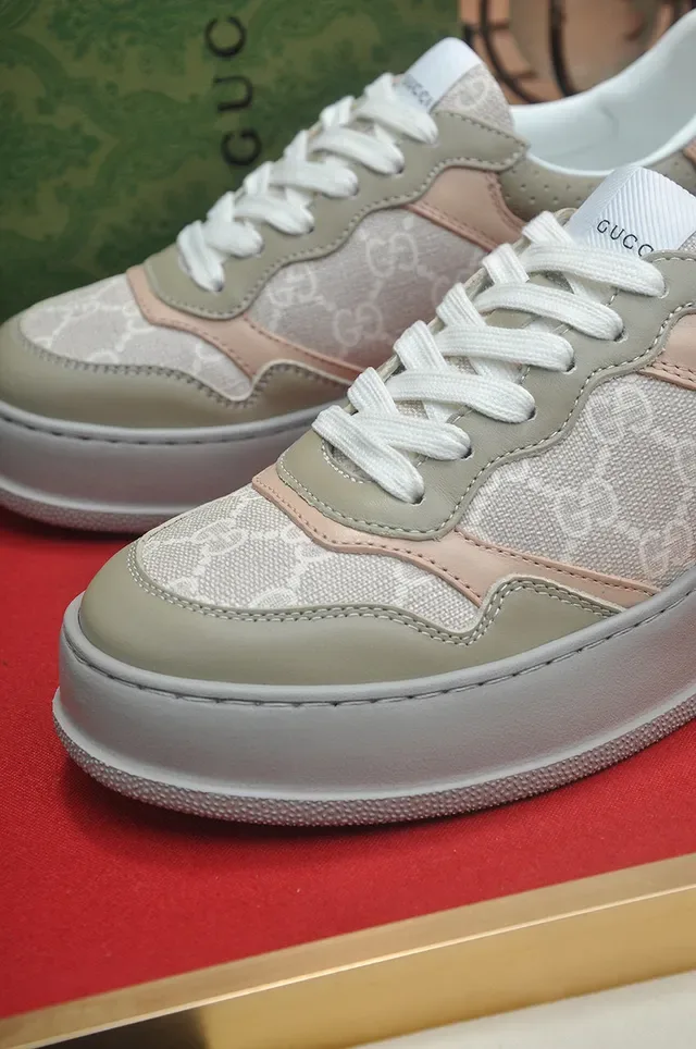 Gucci Sneakers Lifestyle Beige Gris Monogrammées Textil Supérieur Perforé Tab Talon 8