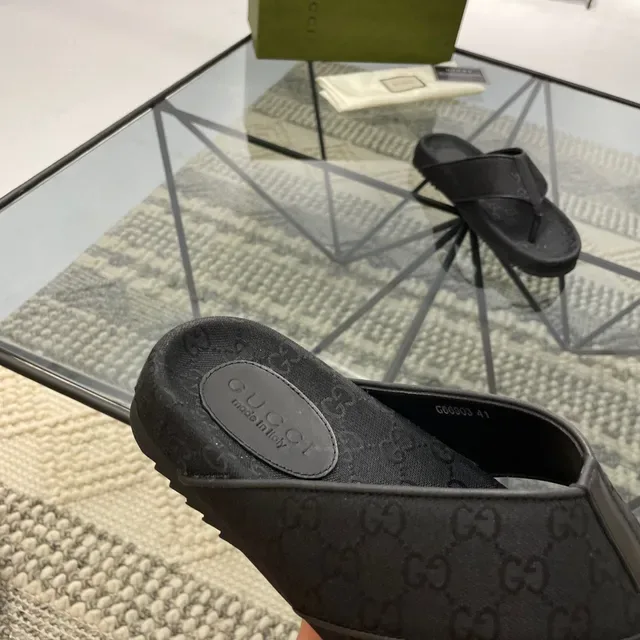 Gucci Black GG Monogram Canvas Thong Slide Slippers 4