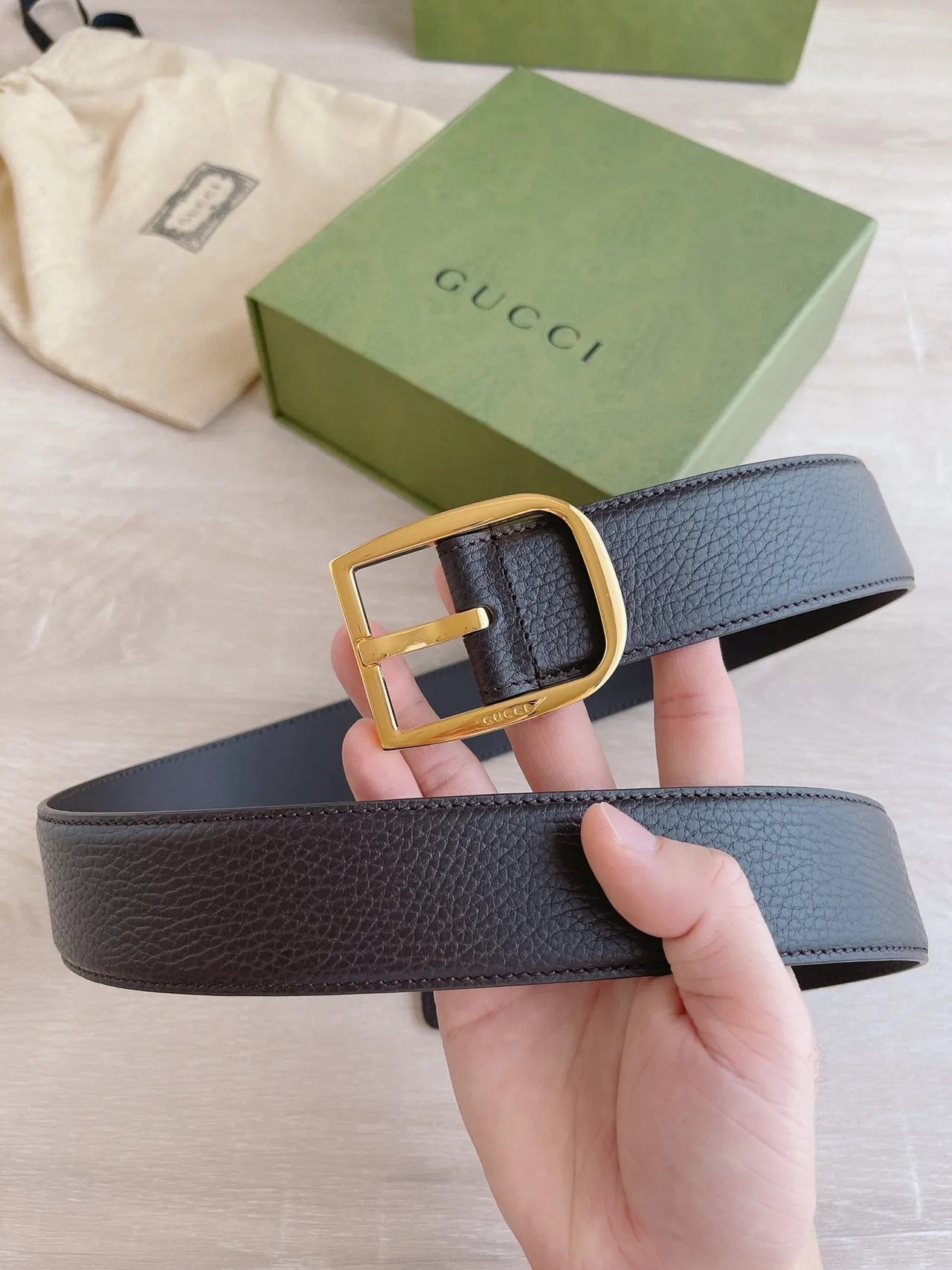 Gucci Black Gold Pebbled Rectangular Buckle Leather Belt 3