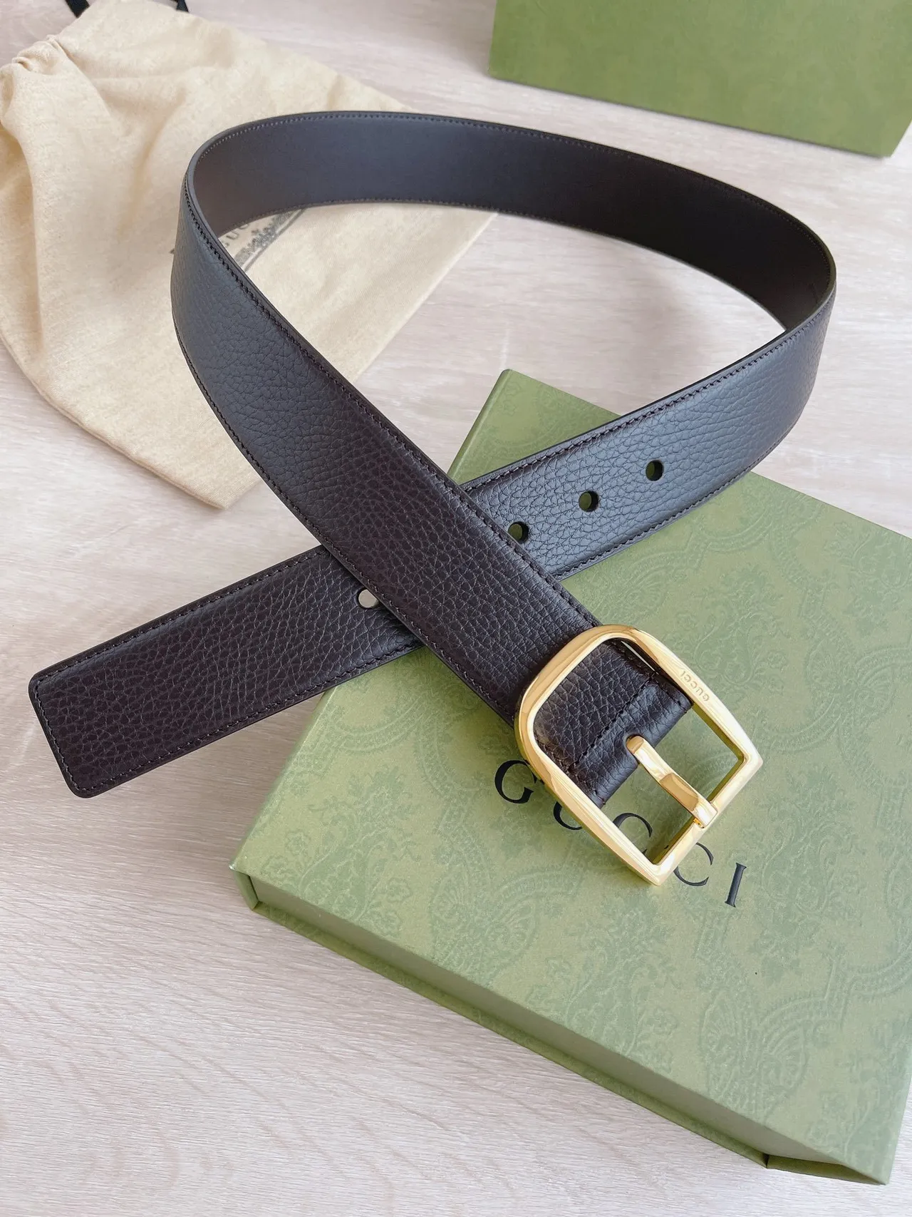 Gucci Black Gold Pebbled Rectangular Buckle Leather Belt 5