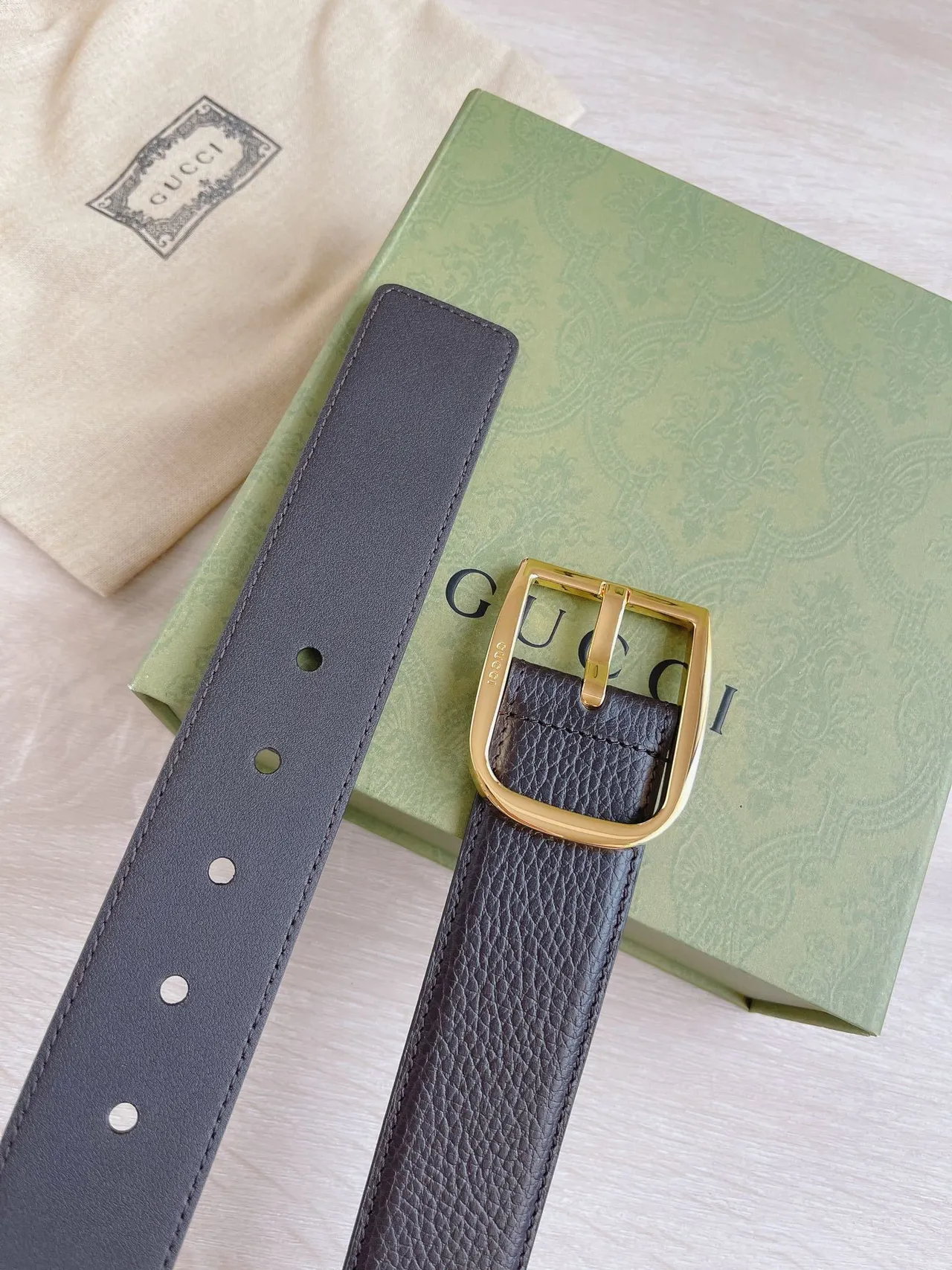 Gucci Black Gold Pebbled Rectangular Buckle Leather Belt 6