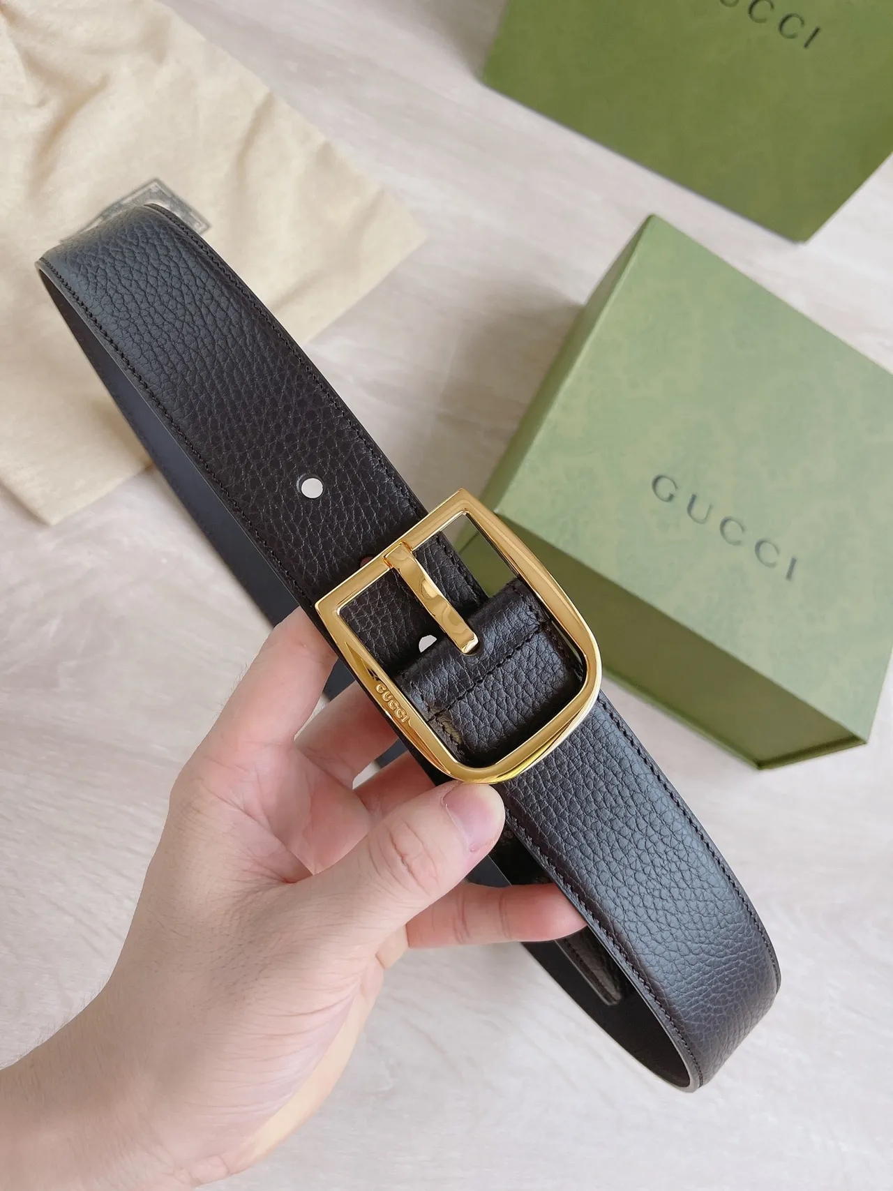 Gucci Black Gold Pebbled Rectangular Buckle Leather Belt 7
