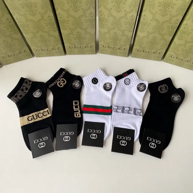 Gucci Black White Ribbed Cuff Logo Patch Socks 2