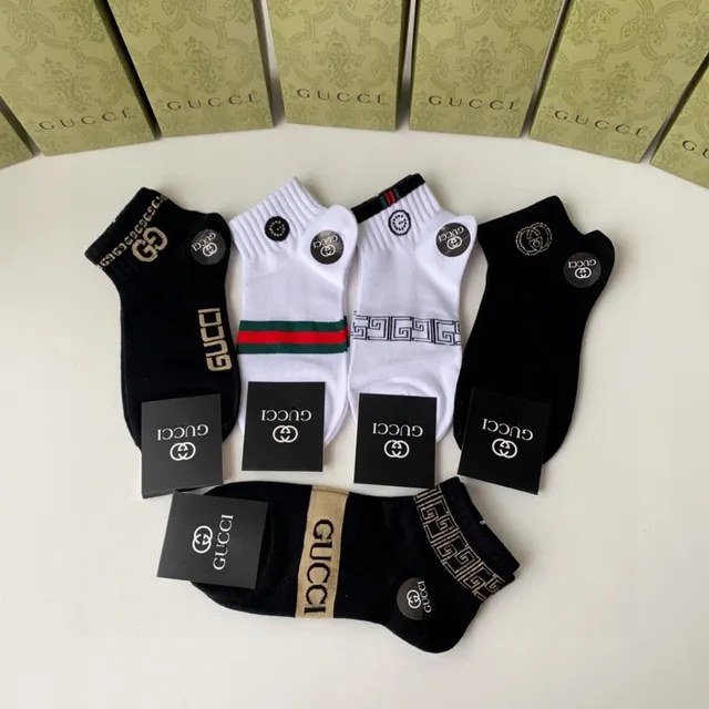 Gucci Black White Ribbed Cuff Logo Patch Socks 3