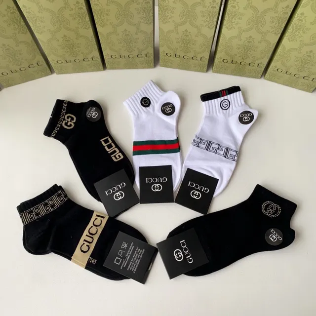 Gucci Black White Ribbed Cuff Logo Patch Socks 4