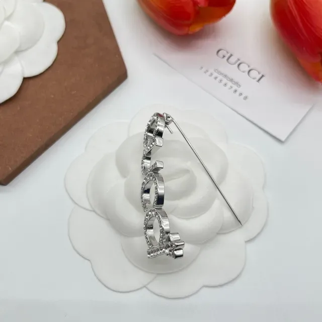 Gucci Crystal Logotype Brooch Silver White Brooch 5