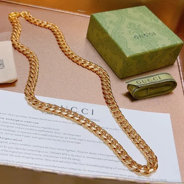 Gucci Curb-Link Chain Gold-Tone Necklace 6