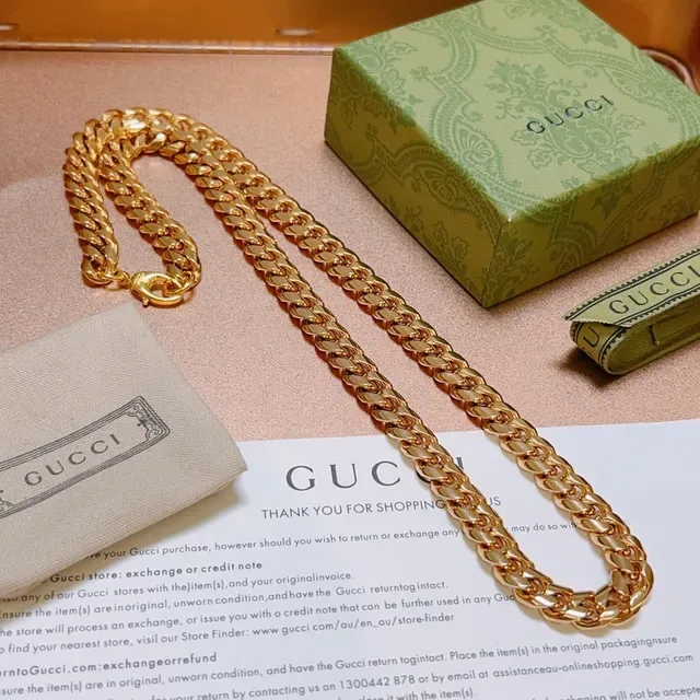 Gucci Curb-Link Chain Gold-Tone Necklace 7