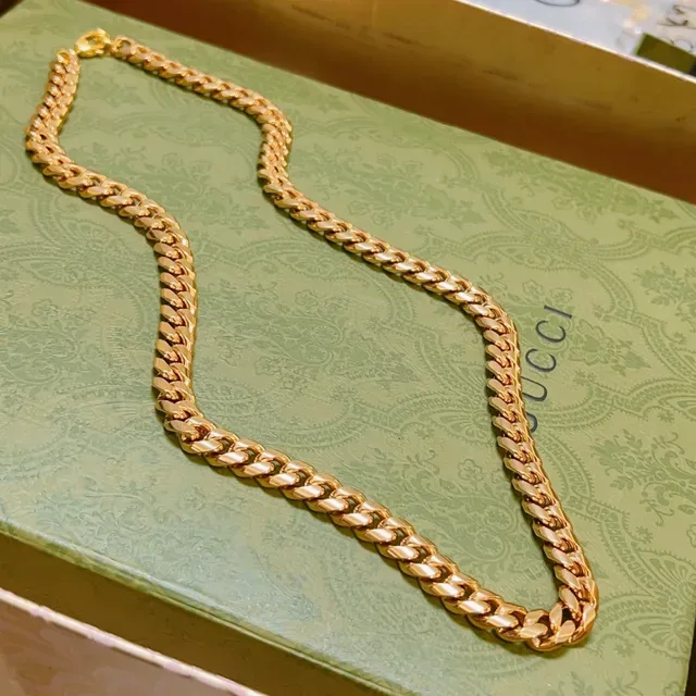 Gucci Curb-Link Chain Gold-Tone Necklace 9