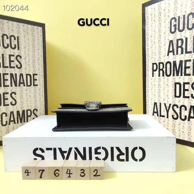 Gucci Dionysus Beige Noir GG Monogram Toile Clasp Horsebit Sac 24