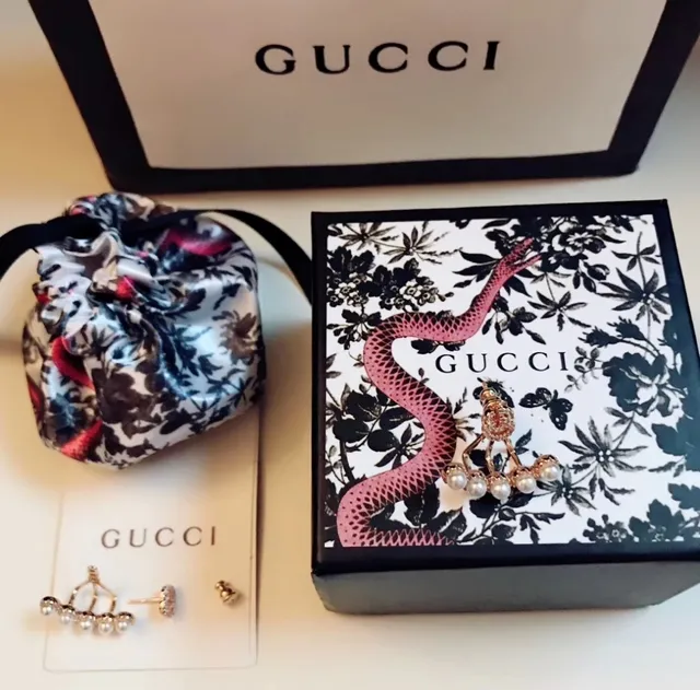 Gucci Fan-Shaped Multi-Pearl and Diamond Drop Earring 7