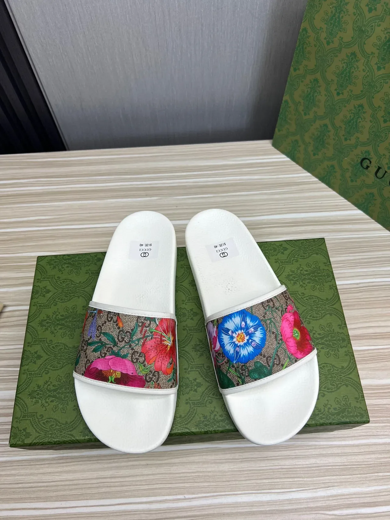 Gucci Floral GG Slide White Multicolor Canvas Strap Rubber Sole Slippers 2