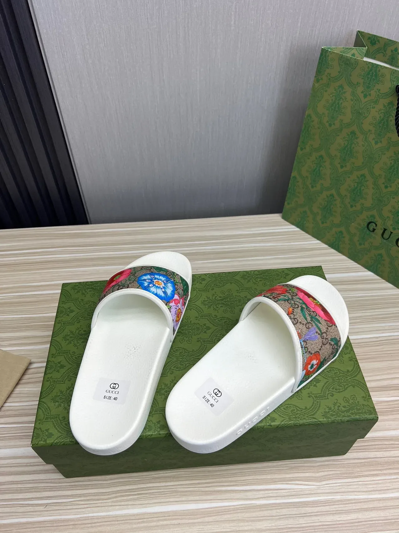 Gucci Floral GG Slide White Multicolor Canvas Strap Rubber Sole Slippers 7