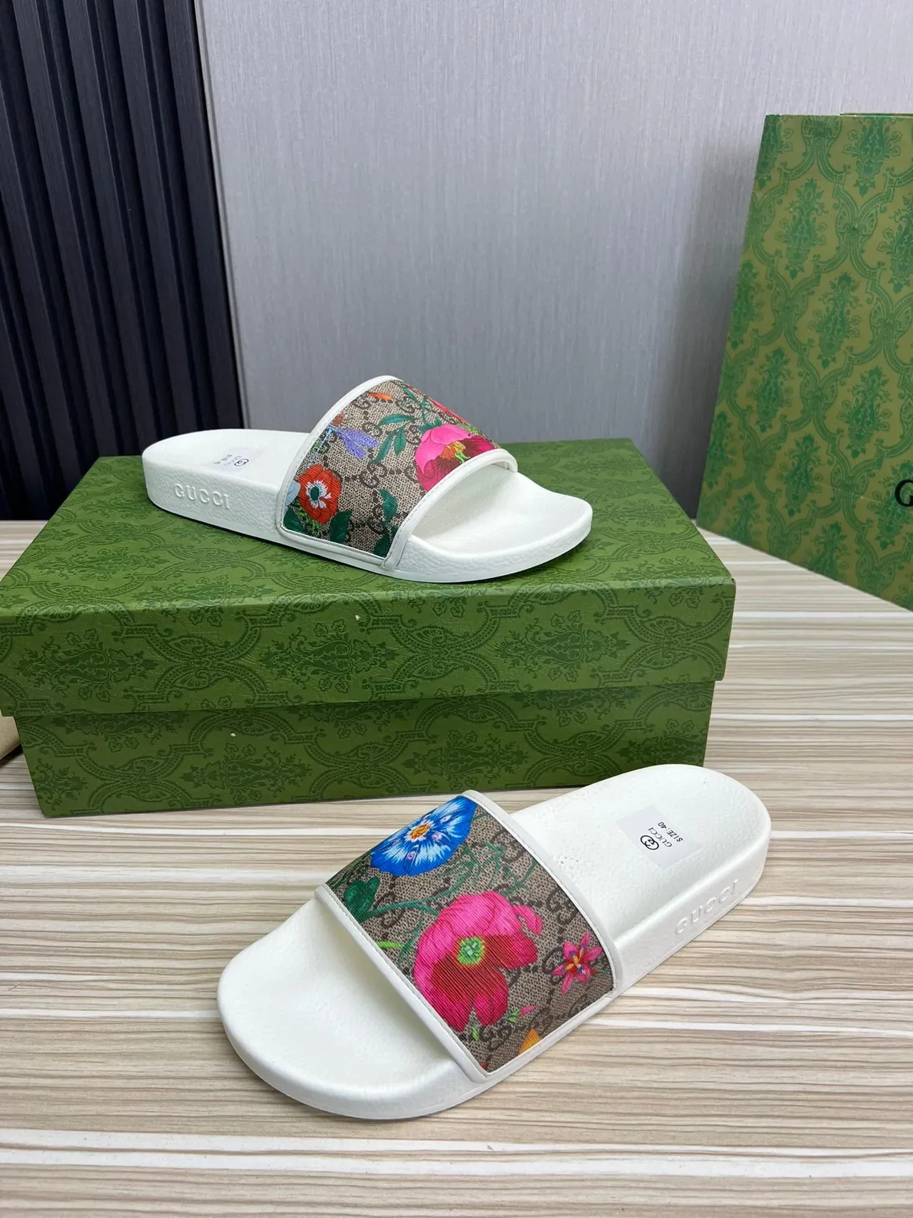 Gucci Floral GG Slide White Multicolor Canvas Strap Rubber Sole Slippers 8