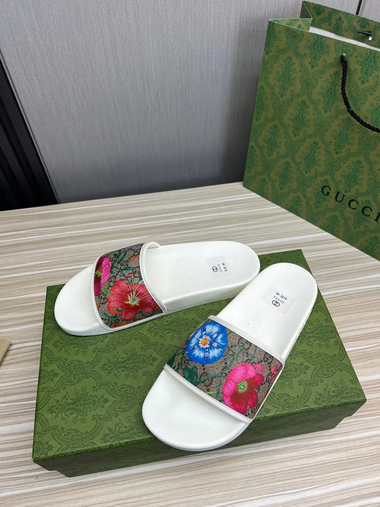 Gucci Floral GG Slide White Multicolor Canvas Strap Rubber Sole Slippers 9