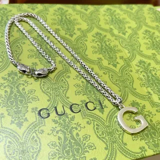 Gucci G-Logo فضي أخضر سلسلة ارتباط القمح المضفرة تعليق مفتوح قلادة