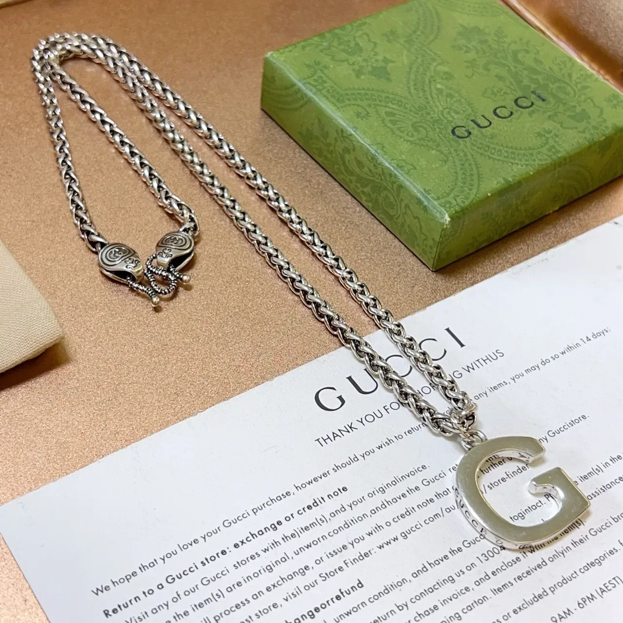 Gucci G-Logo فضي أخضر سلسلة ارتباط القمح المضفرة تعليق مفتوح قلادة 9